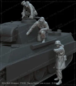 Figures Panther crew on recon